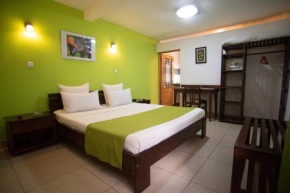 Hotel H1